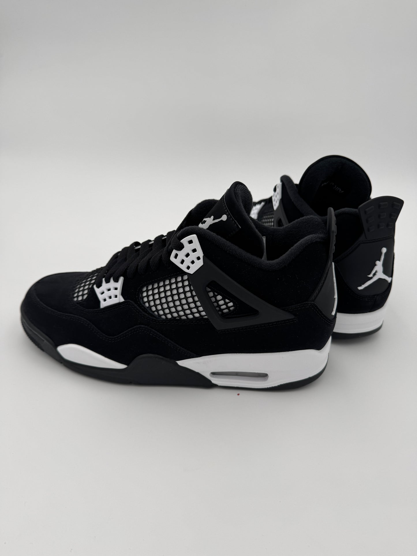 Retro 4 White Thunder