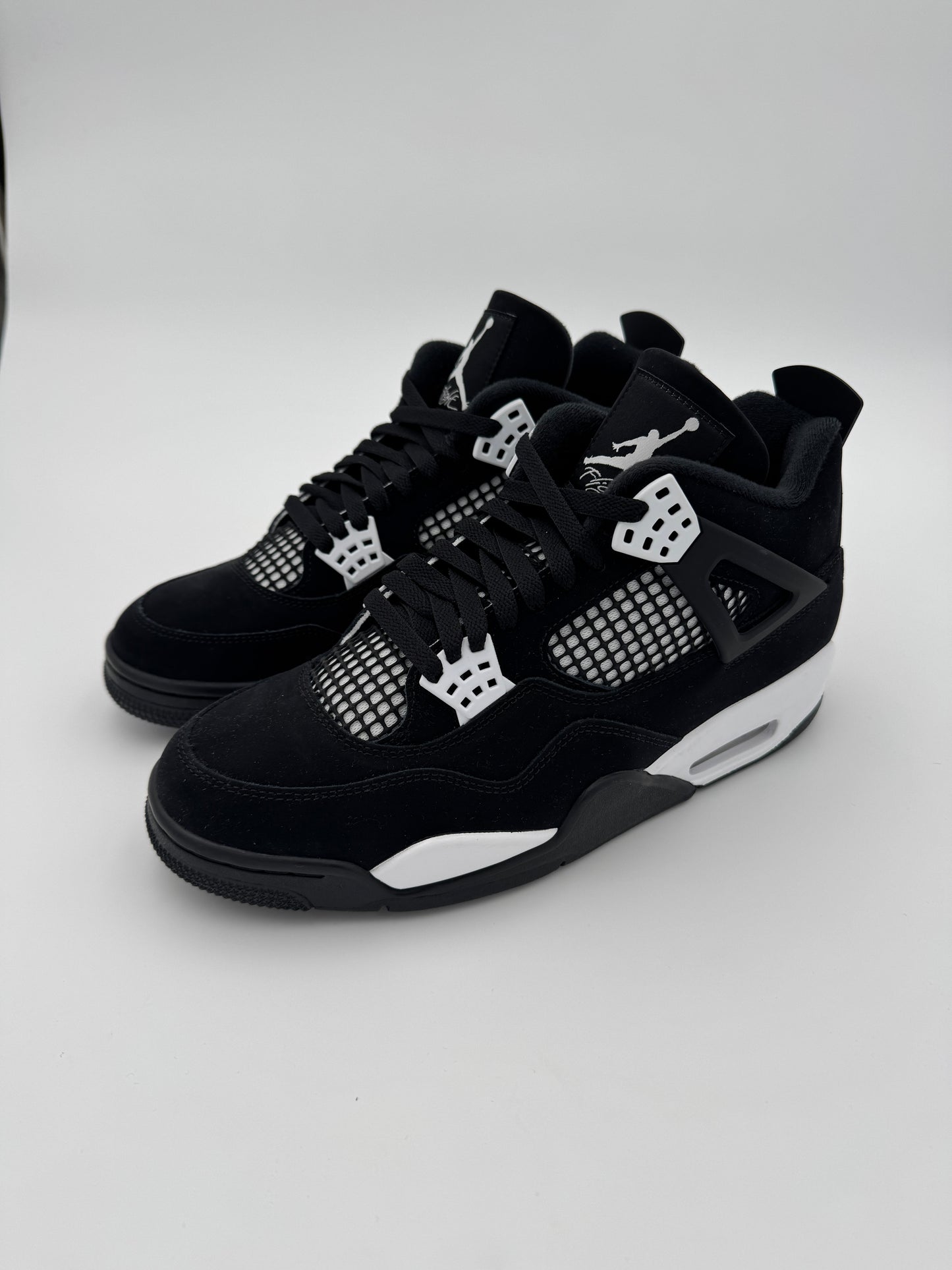 Retro 4 White Thunder